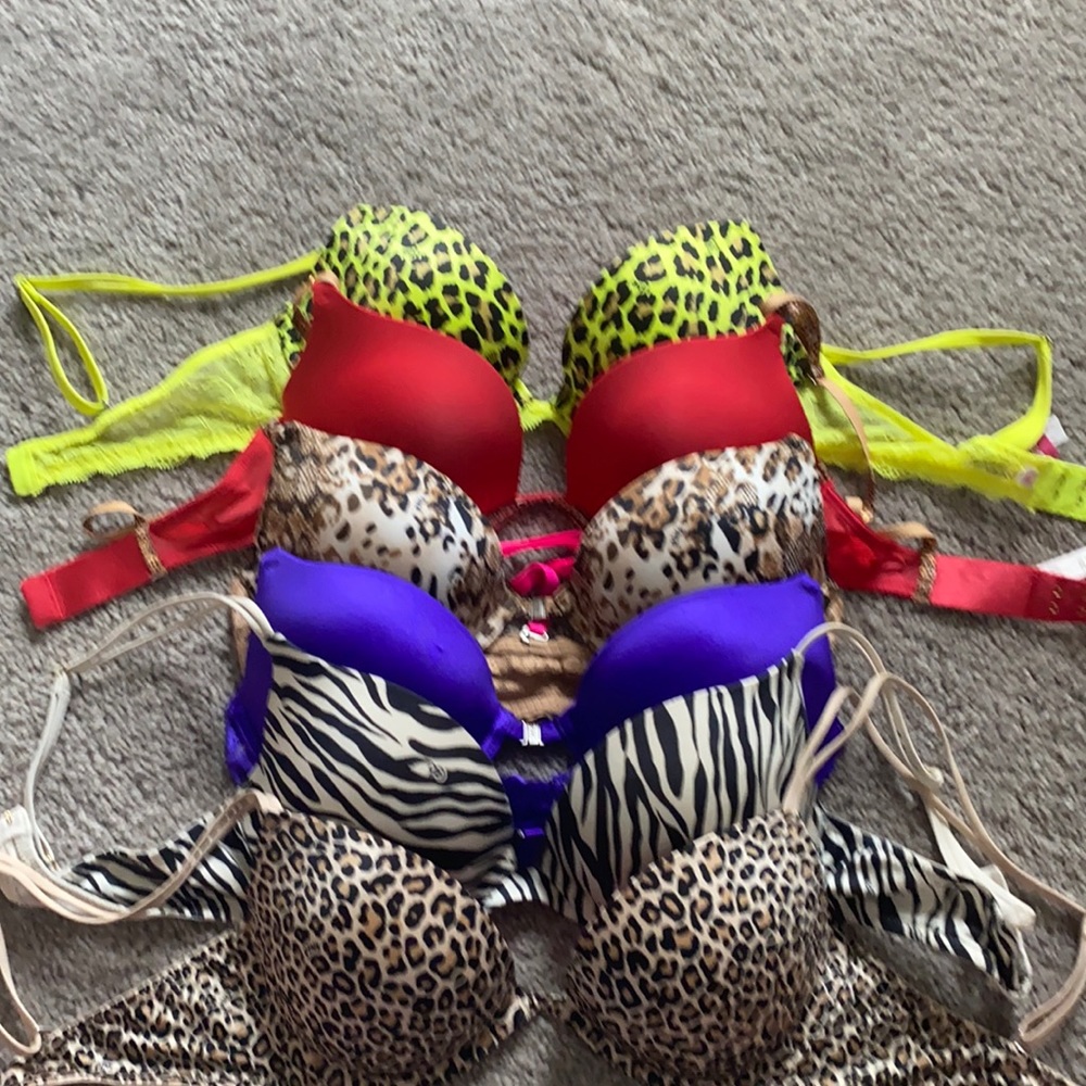 Victoria’s Secret bras 6 pieces 34C
